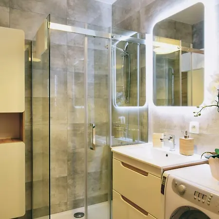 Διαμέρισμα Anders Z Miejscem W Garazu I Rowerami Kołobrzeg