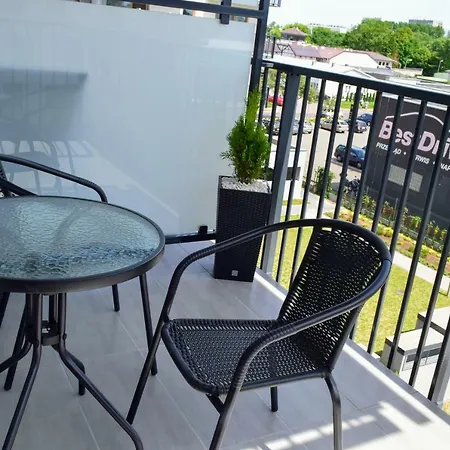 Anders Z Miejscem W Garazu I Rowerami Apartman *