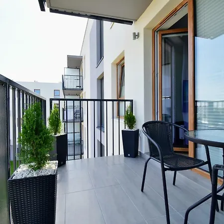 Anders Z Miejscem W Garazu I Rowerami Apartman Kołobrzeg