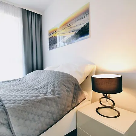 Anders Z Miejscem W Garazu I Rowerami קולובז'ג